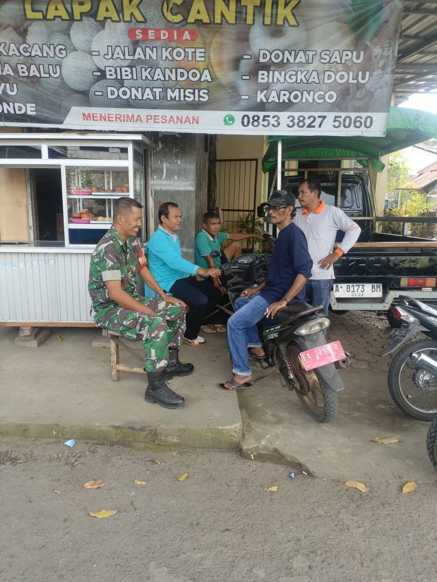 Babinsa Dorotangga Perkuat Hubungan dengan Warga dan Dorong Kehidupan Aman dan Harmonis