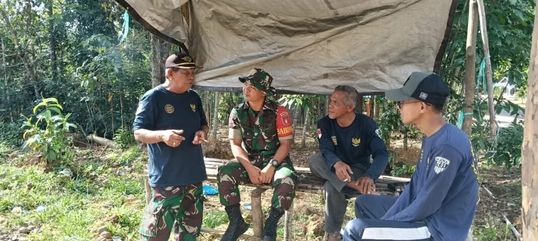 Babinsa Koramil 1010-07/Piani Laksanakan Patroli Mitigasi untuk Cegah Kebakaran dan Jaga Keamanan Desa