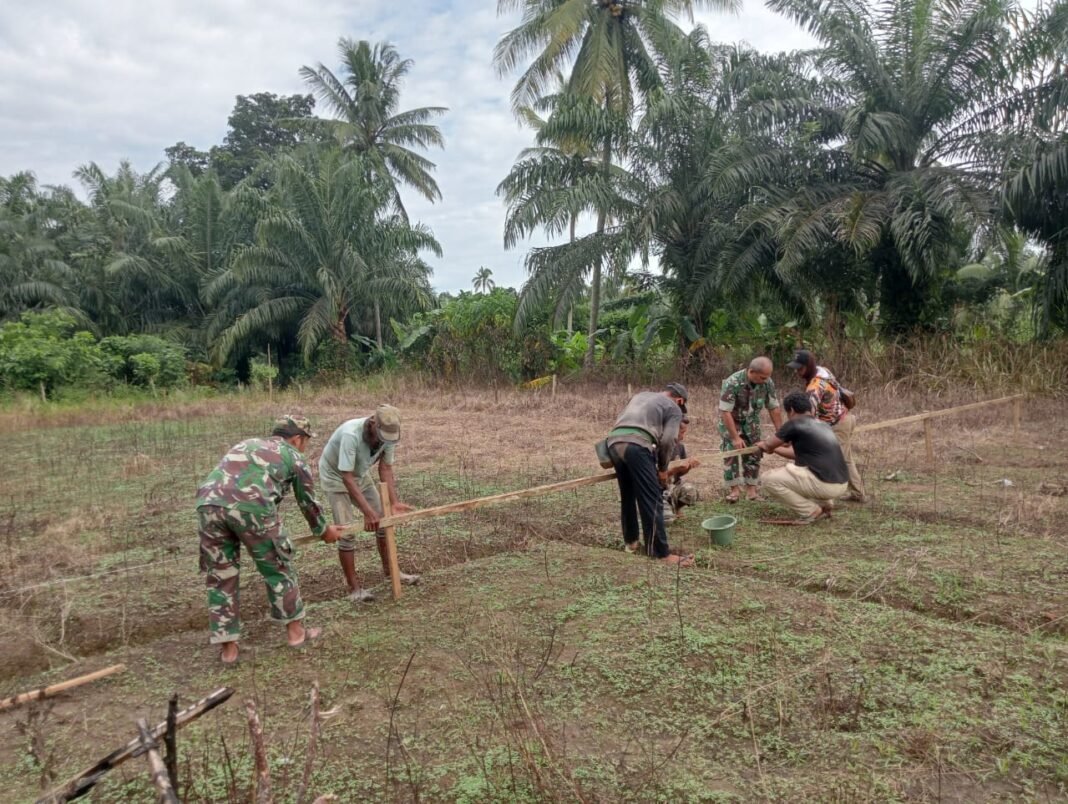 Babinsa Koramil 0105-10/Woyla Barat Awali Pemasangan Boplang Pembangunan Koperasi Merah Putih di Pasi Jeut