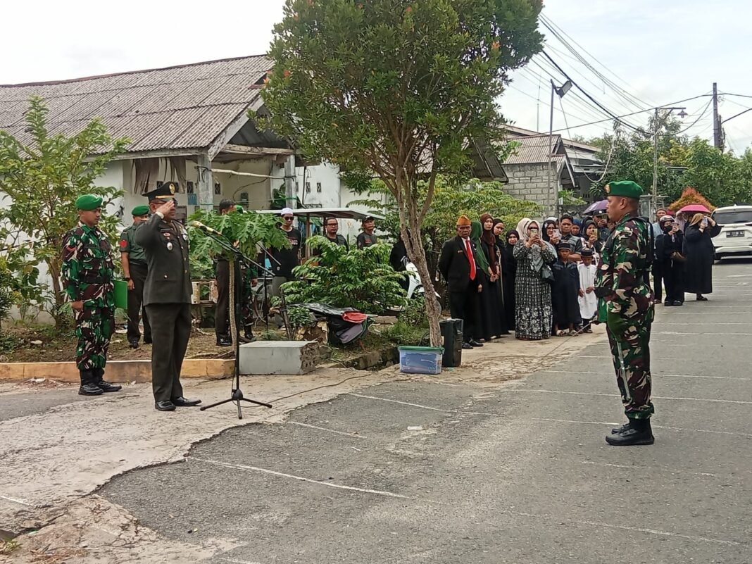 Kodim 1006/Banjar Berikan Penghormatan Terakhir kepada Almarhum Peltu (Purn) Bani Mardjono