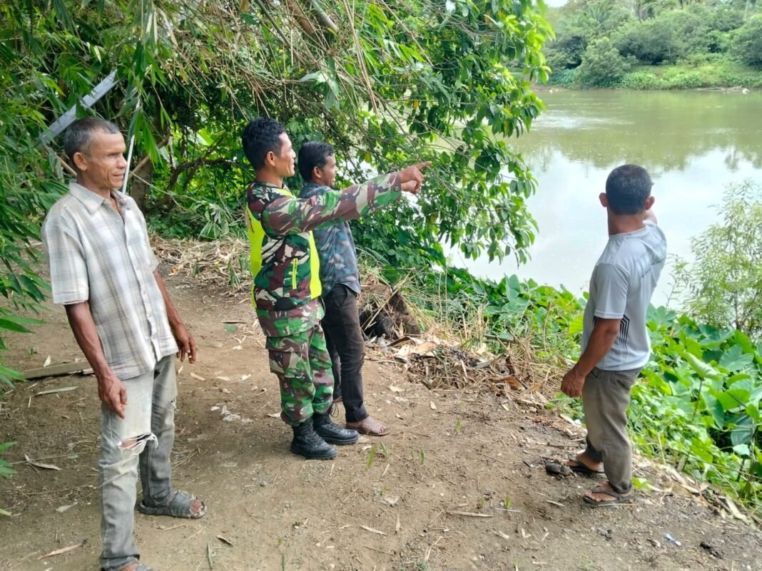 Babinsa Koramil 03 Kaway XVI Gencar Sosialisasi Bahaya Banjir di Wilayah