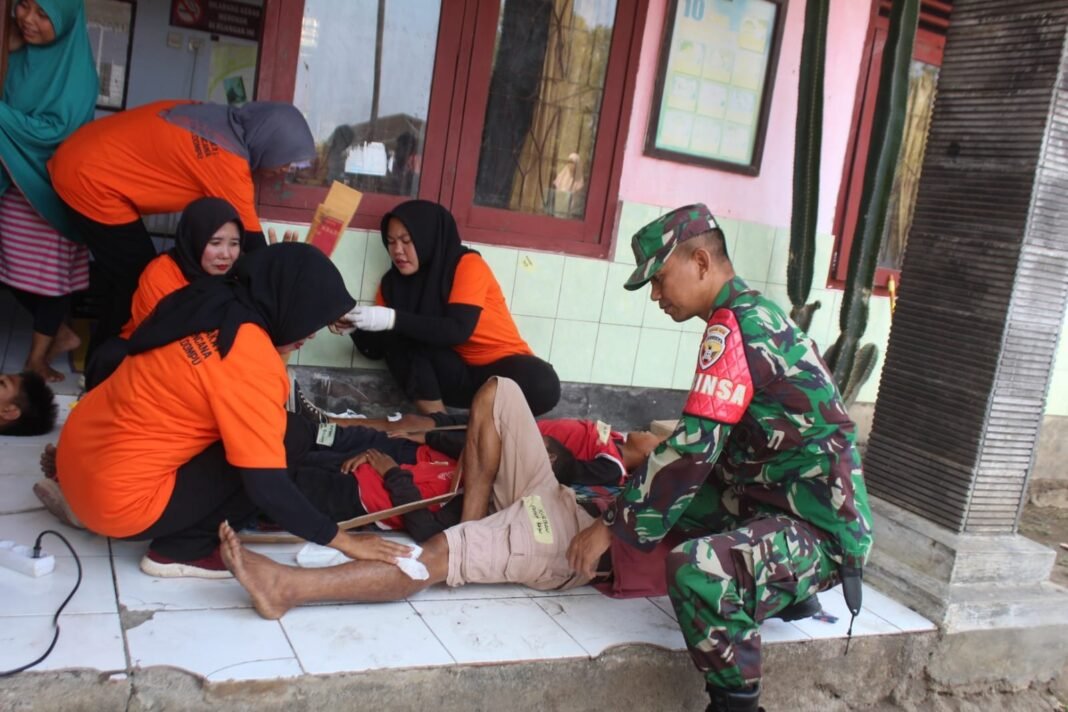 Dompu: Komsos Babinsa Percepat Penanganan Korban Bencana di Desa Karombo