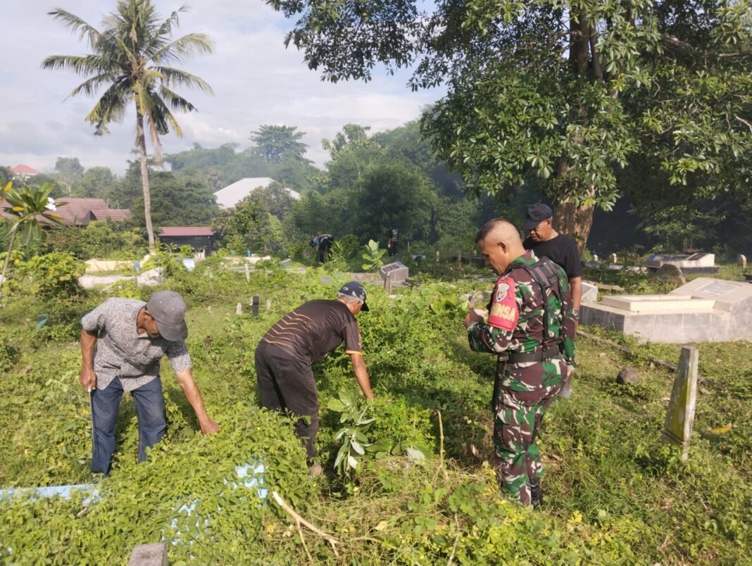 Sinergi TNI dan Warga: Gotong Royong di TPU Karijawa Demi Kebersihan Lingkungan