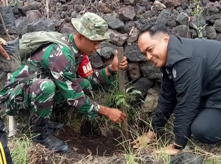 Aksi Reboisasi Babinsa di Kintamani: Menjaga Alam dan Mencegah Bencana