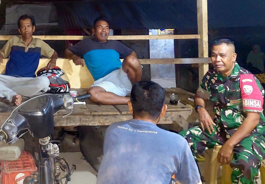 Malam Ronda di Desa Marada: Babinsa Dorong Kesadaran Kolektif untuk Keamanan
