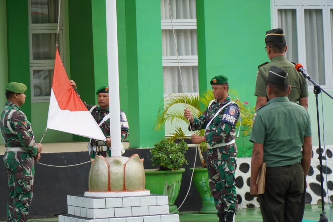 Kasdim 1420/Sidrap Pimpin Upacara Pengibaran Bendera di Hari Senin Penuh Makna
