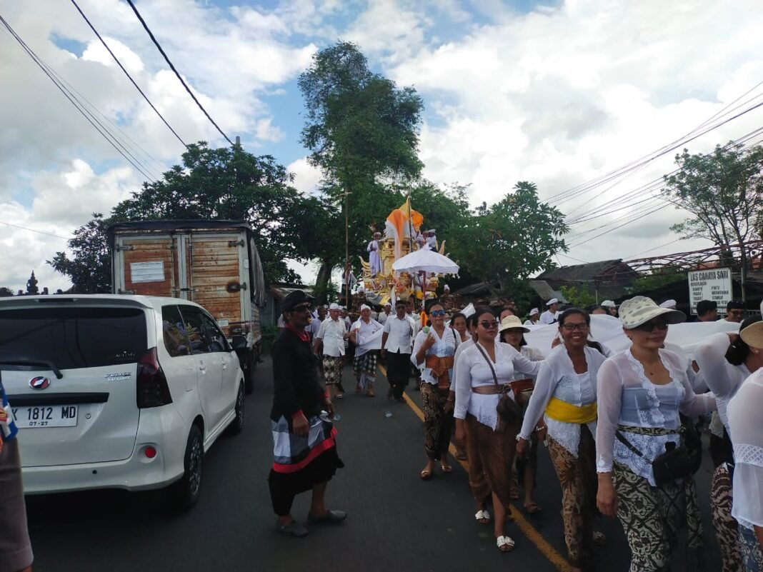 Sinergi TNI dan Masyarakat: Keberhasilan Upacara Palebon Almarhum Ida Pedande Gede Giri di Klungkung