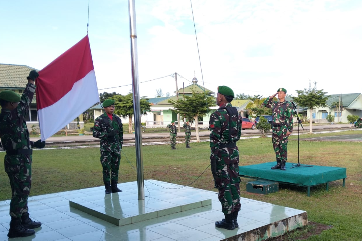 Kodim 0428/Mukomuko Gelar Upacara Pengibaran Bendera untuk Tanamkan Cinta Tanah Air