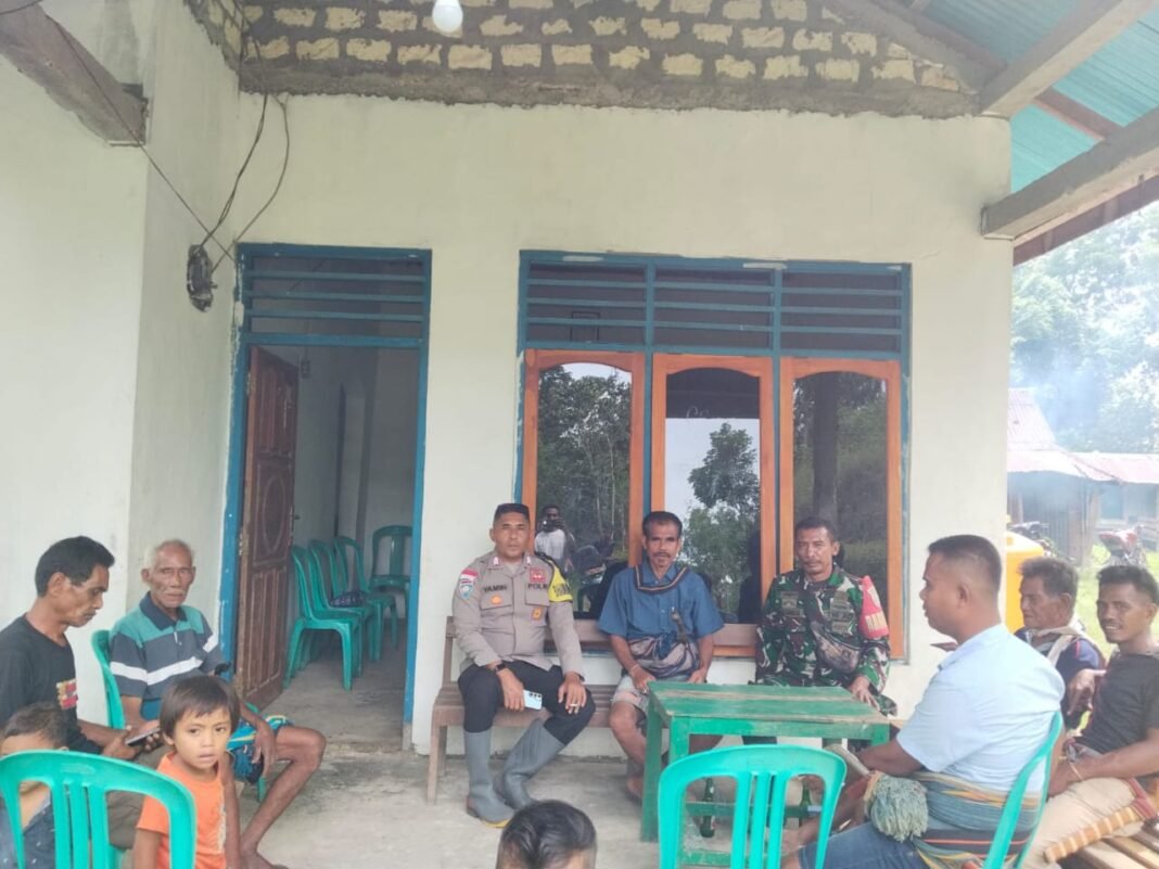 Sinergi TNI-Polri dalam Membangun Kebersamaan di Desa Mamodu