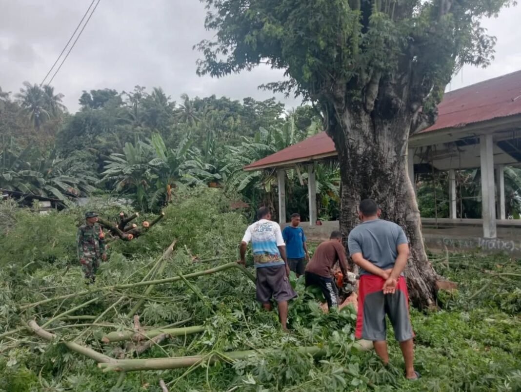 Kolaborasi Babinsa dan Warga: Mewujudkan Koperasi Desa Ratulodong yang Bersih dan Sehat