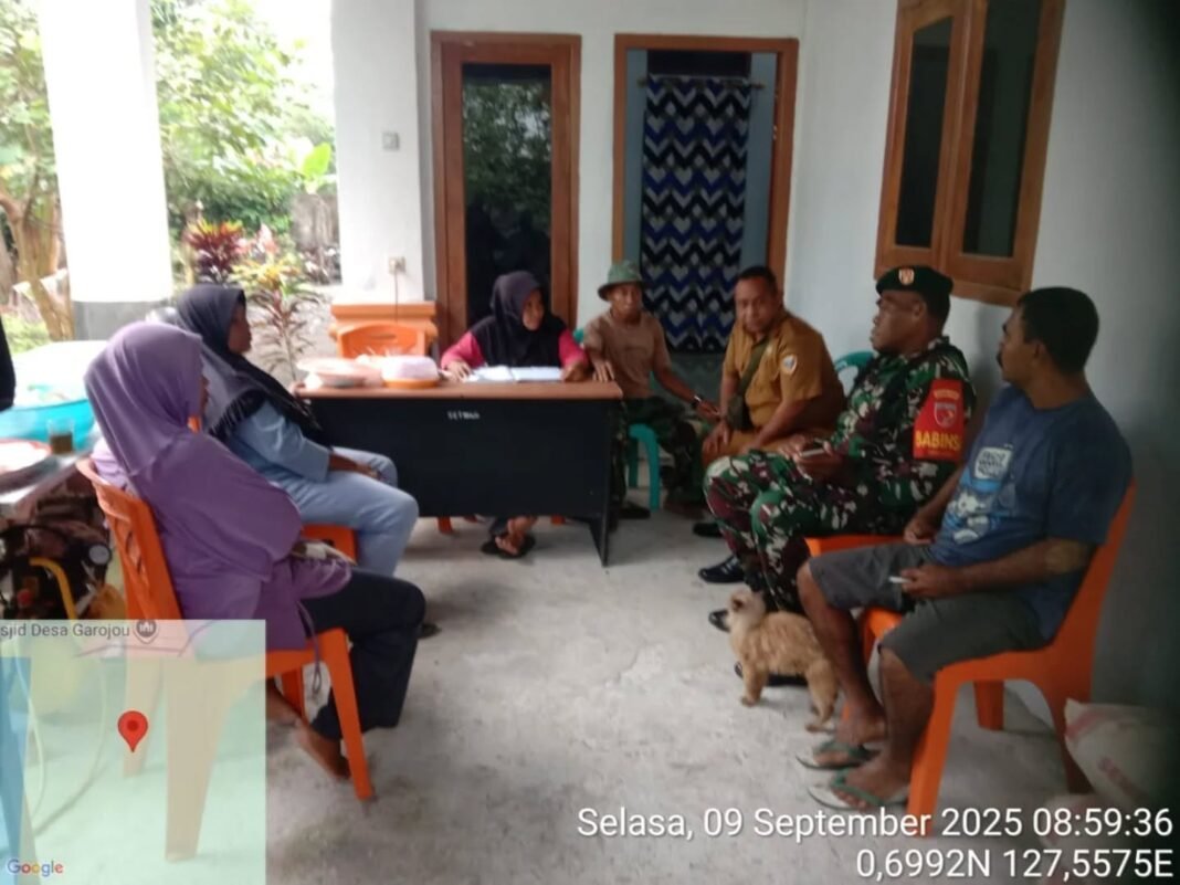 Jalin Hubungan Harmonis, Babinsa Sofifi Lakukan Komunikasi Sosial di Desa Kusu