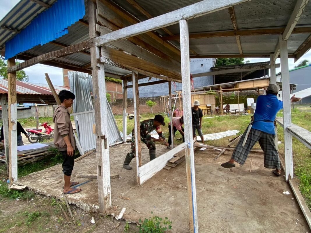 Kolaborasi TNI dan Warga: Kerja Bakti Bersihkan Lokasi Koperasi Merah Putih di Pinrang