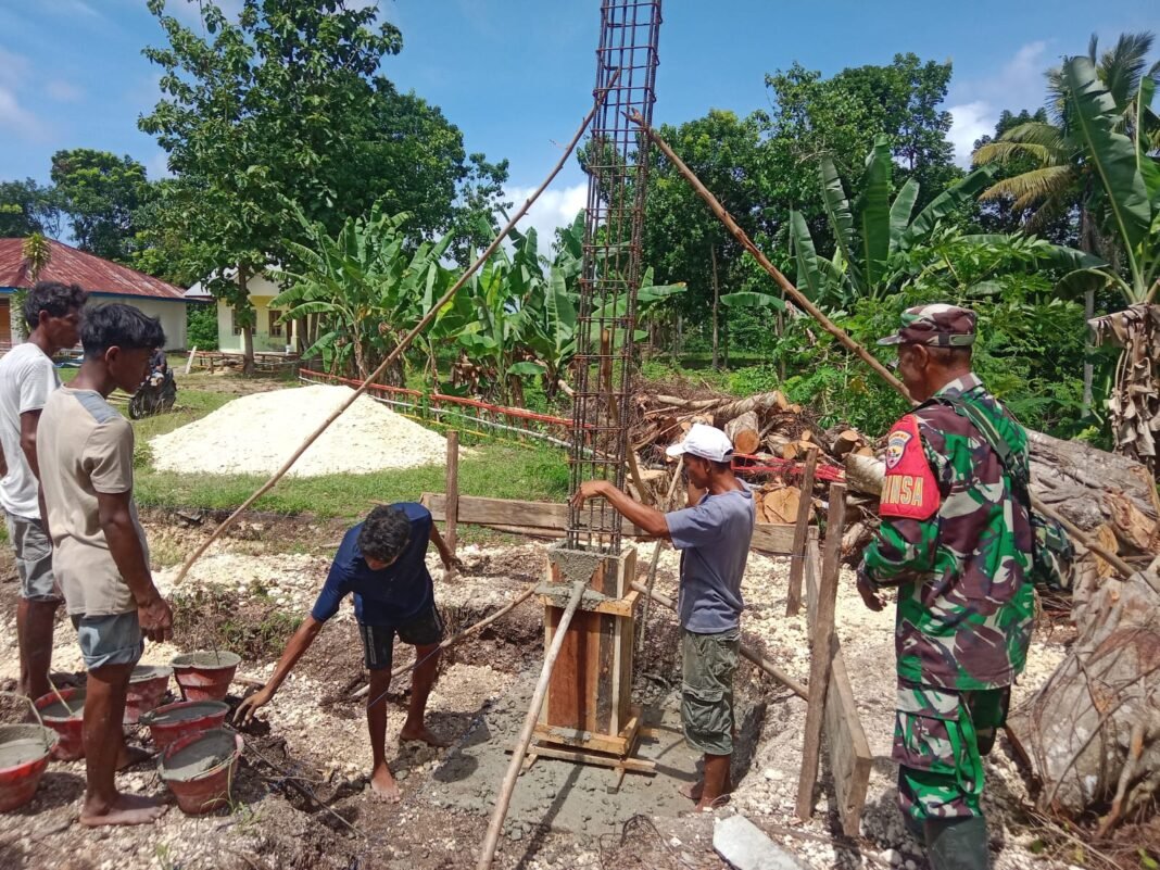 Dukungan Penuh Babinsa untuk Pembangunan Ekonomi di Desa Rajaka