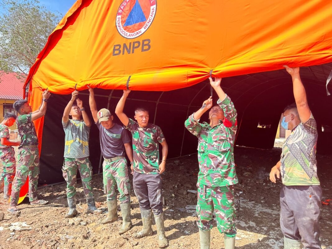 Sinergi TNI dan BNPB: Penyaluran Bantuan Tenda di Aceh Utara Berlangsung Lancar