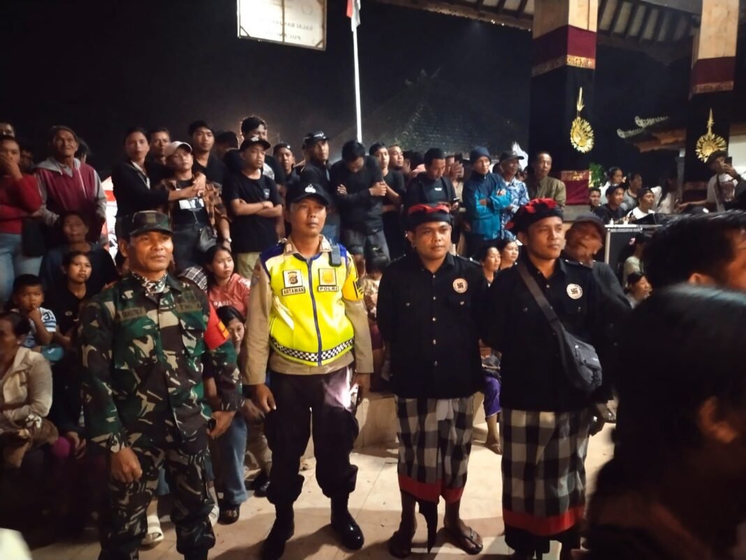 Babinsa Desa Kayubihi Jamin Keamanan HUT STT Yowana Mekar Sari yang Ke-35
