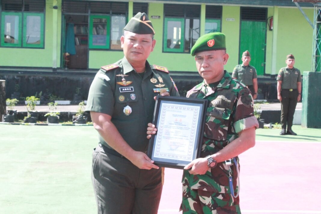 Tradisi Korps Raport: Purnawirawan Dihormati, Prajurit Baru Disambut Hangat di Kodim 1612/Manggarai