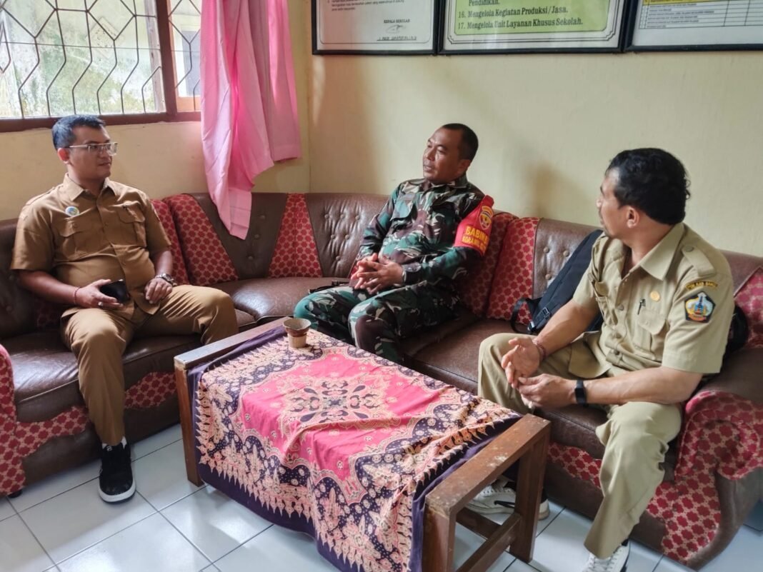 Sinergi TNI dan Pendidikan: Babinsa Jehem Gelar Komsos di SDN 4 Jehem