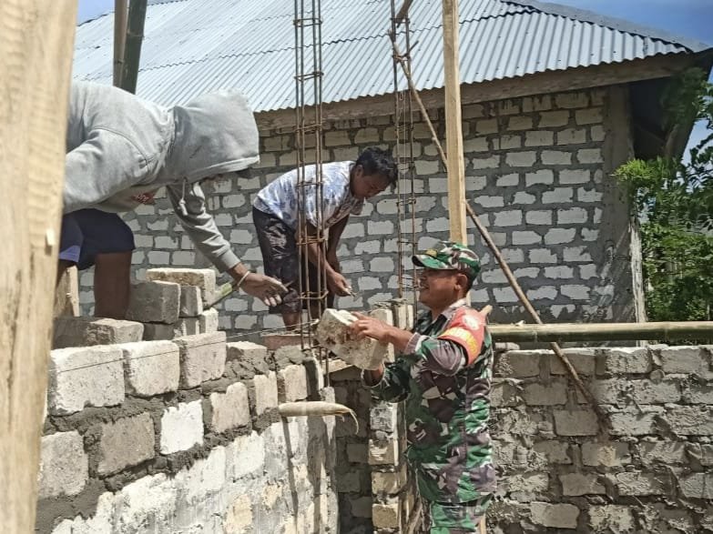 Sinergi TNI dan Masyarakat: Babinsa Sertu Sunardin Terjun Langsung di Desa Tanamodu
