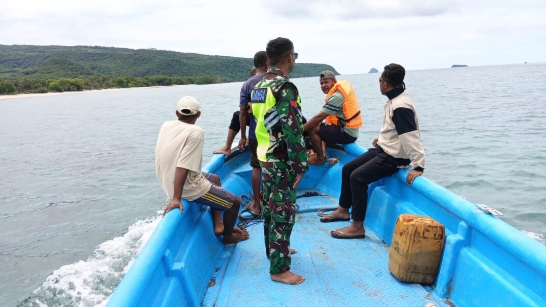 Babinsa Dampingi Pencarian Nelayan Hilang di Kawalelo: Sinergi TNI dan Masyarakat