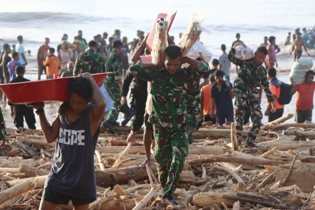 Kodim 1508/Tobelo Jangkau Wilayah Terisolasi untuk Bantu Korban Banjir dan Longsor