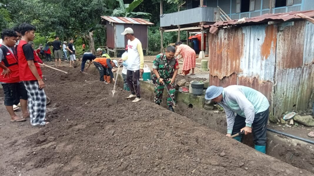 Kolaborasi TNI, Mahasiswa, dan Masyarakat Ciptakan Lingkungan Bersih di Desa Lainungan