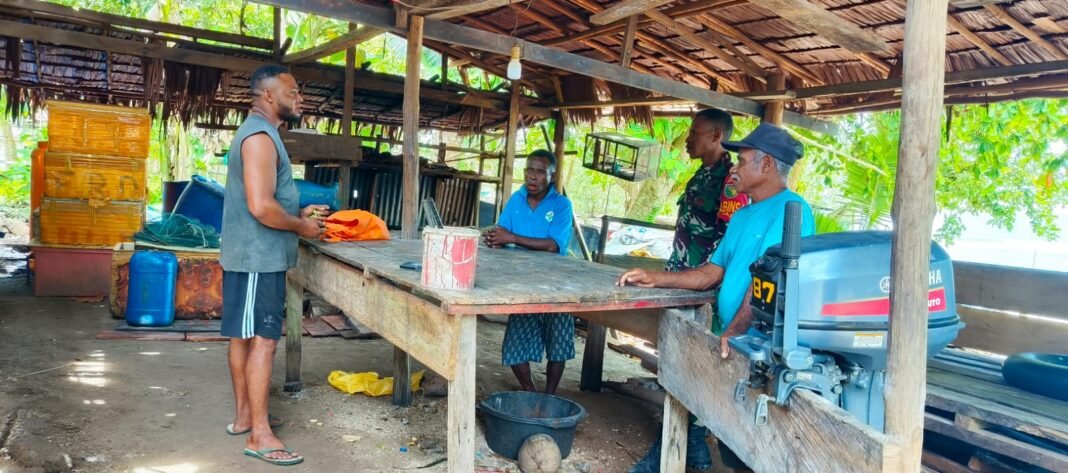 Babinsa Ramil 02/Napan Lakukan Anjangsana untuk Perkuat Silaturahmi di Papua Tengah