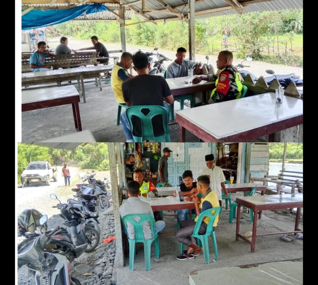 Babinsa Posramil 05/PC Terus Lakukan Pendekatan dengan Warga di Warung Kopi