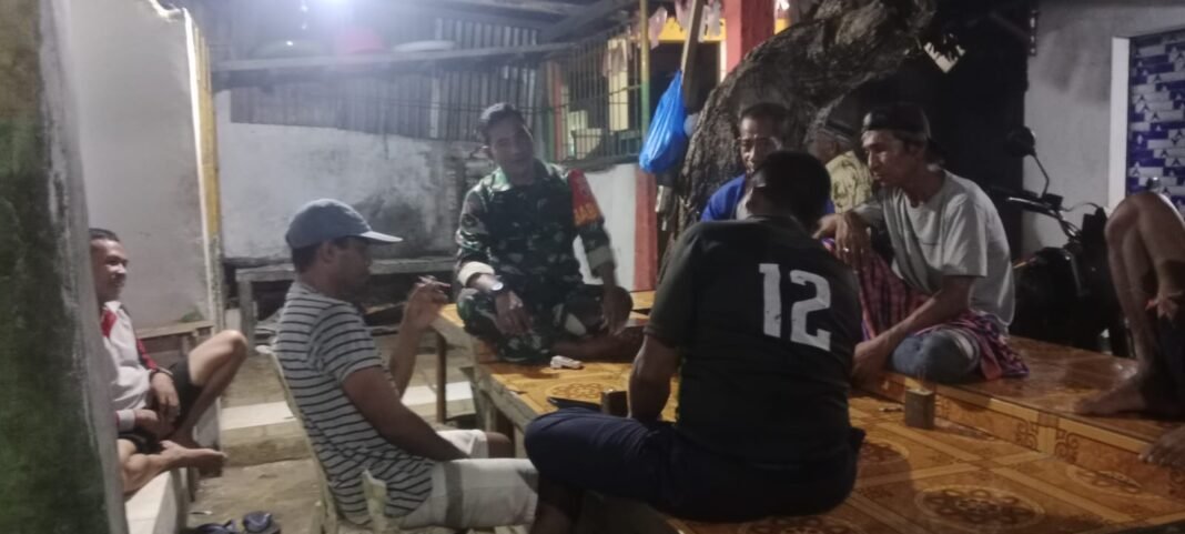 Patroli Malam Humanis Koramil 1614-01/Dompu untuk Keamanan Lingkungan