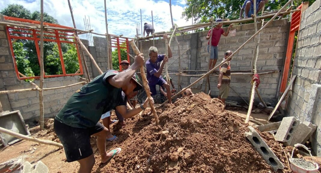 Pembangunan Sekolah di Perbatasan: TMMD Ke-127 Kodim 1618/TTU Mulai dengan Perataan Tanah