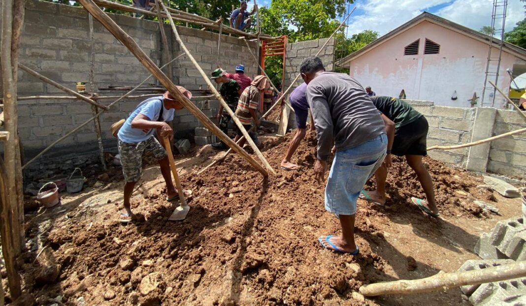 Semangat Gotong Royong di Perbatasan: Perataan Lahan Awal Pembangunan Kualitas Pendidikan