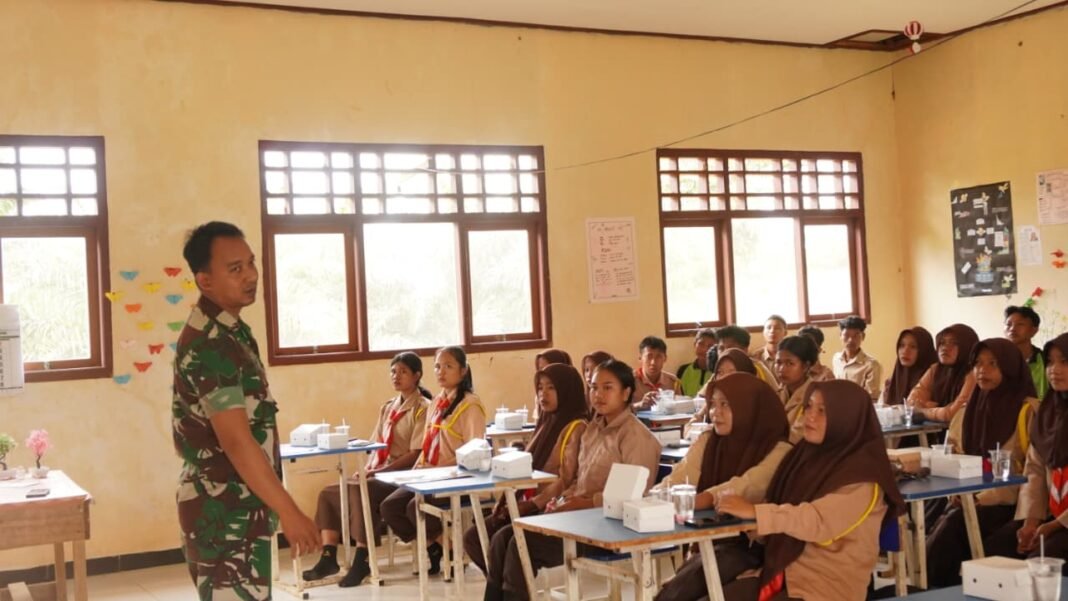 Membangun Semangat Bela Negara, Satgas TMMD ke-127 Kodim 1015/Sampit Gelar Sosialisasi Rekrutmen TNI AD untuk Pelajar