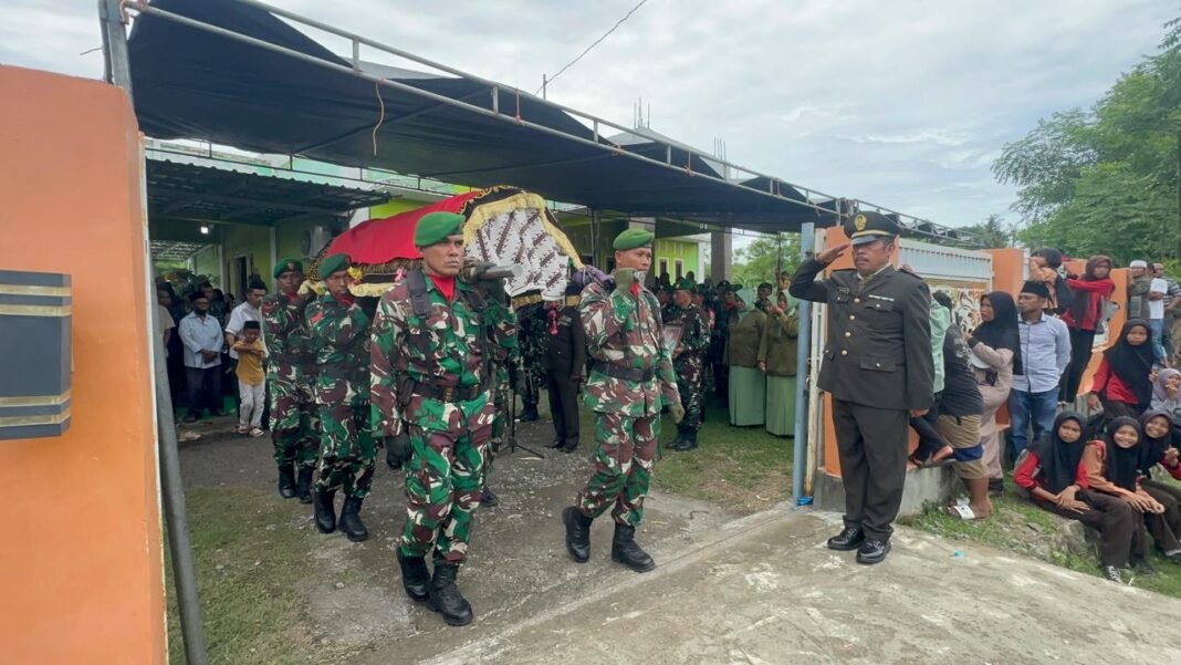 Upacara Militer Pemakaman Anggota Kodim 1614/Dompu di Manggelewa Berlangsung Khidmat