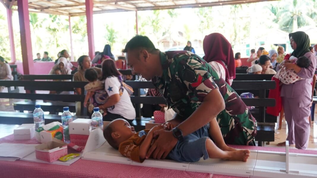 Satgas TMMD Reguler ke-127 Tingkatkan Kesehatan Masyarakat Melalui Posyandu