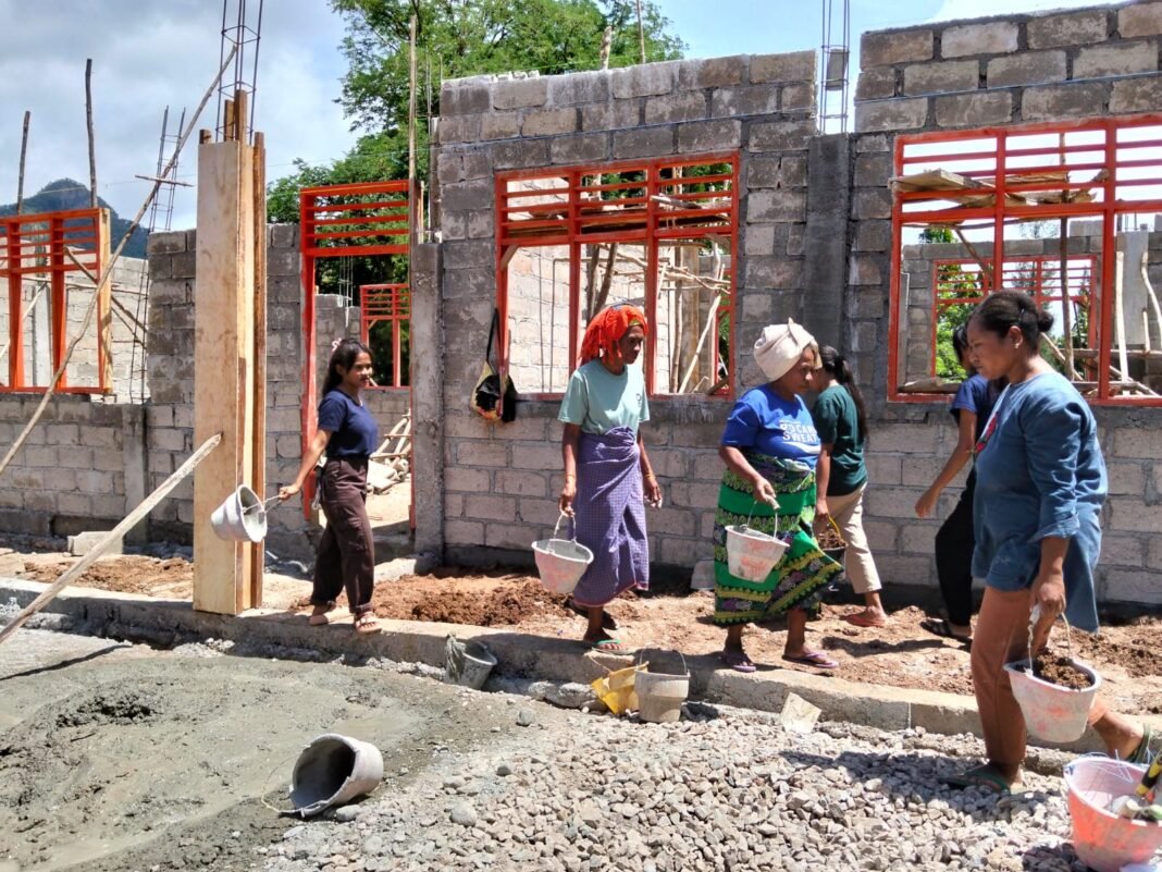 Kebangkitan Pendidikan di Perbatasan: TMMD Membangun Ruang Kelas Baru di NTT