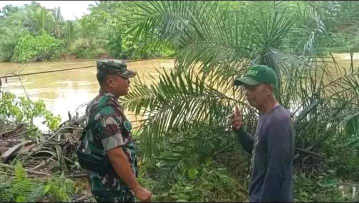 Kodim 0428/MukoMuko Lakukan Pemantauan Debit Air Sungai untuk Antisipasi Banjir