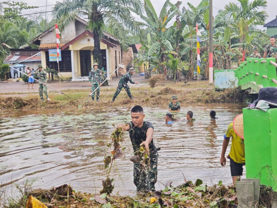 Kampanye Bersih Kali: Satgas TMMD 127 Bersinergi dengan Warga