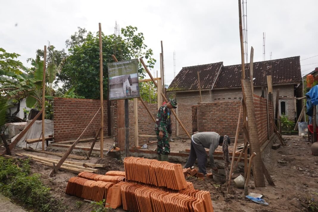 Kodim 0421/LS Lanjutkan Program TMMD dengan Rehab RTLH di Tanjung Rejo
