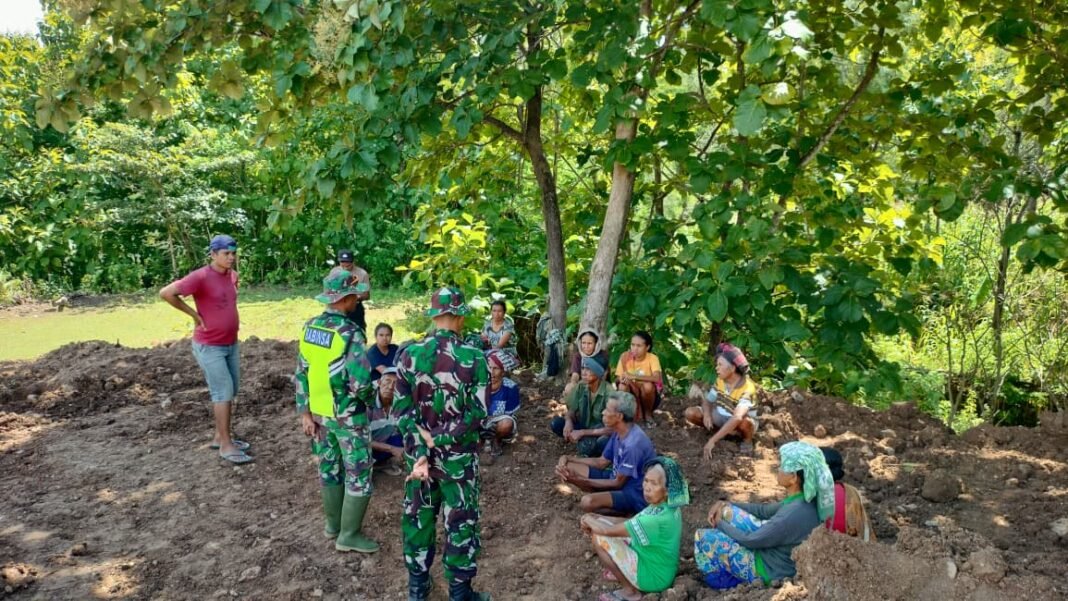Kolaborasi Masyarakat dan TNI dalam Pembangunan Pendidikan di Sunkaen