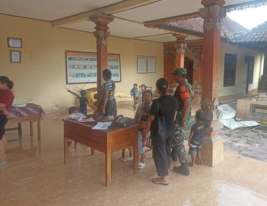 Babinsa Desa Bangbang Dampingi Pemantauan Kegiatan Posyandu untuk Balita