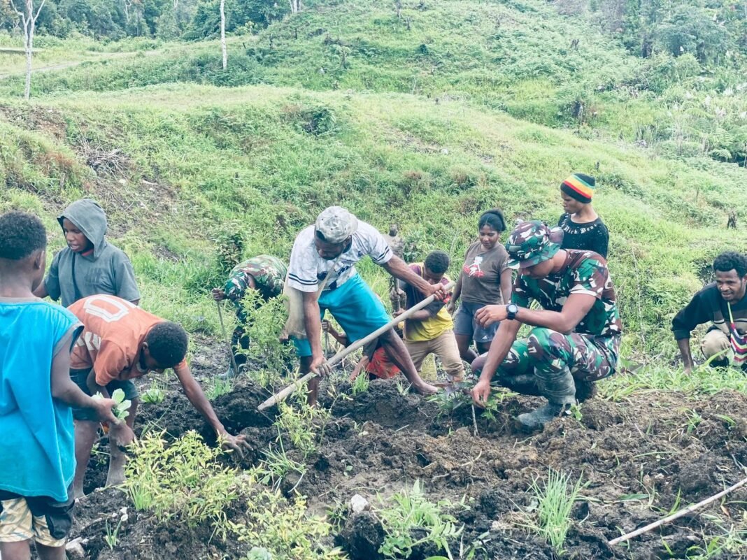 Kemandirian Pangan dan Kebersamaan: Satgas Yonif 751/VJS Gelar Edukasi Dapur Hidup di Kakopom