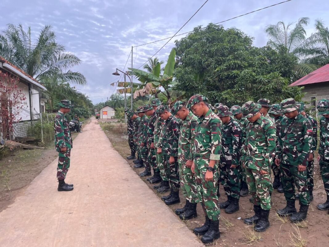 Satgas TMMD 127 Laksanakan Pengecekan Personel Sebelum Apel Pagi