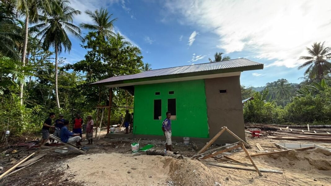 Gotong Royong Mendorong Kemajuan Pembangunan Rumah TMMD ke-127