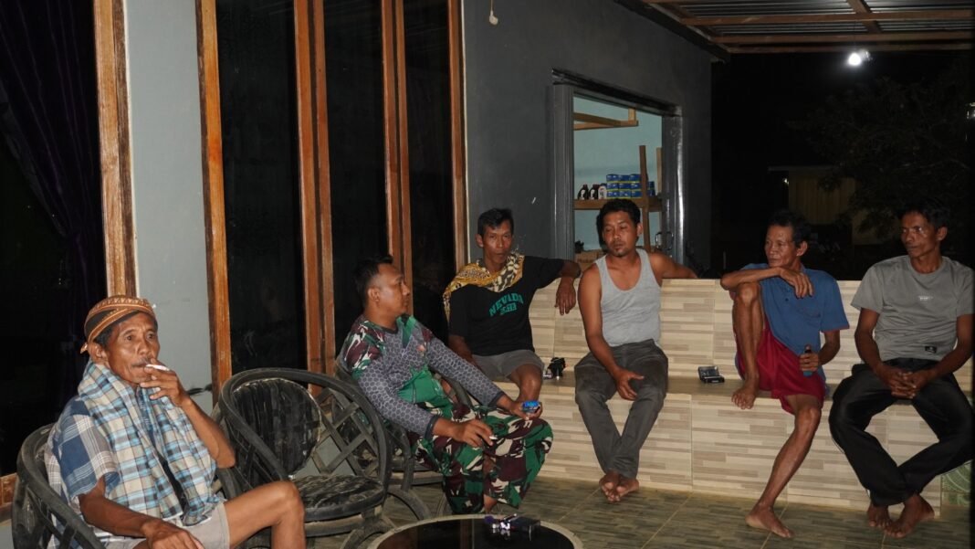 Kedekatan Sosial Tercipta Melalui Komsos Satgas TMMD di Desa Tri Buana