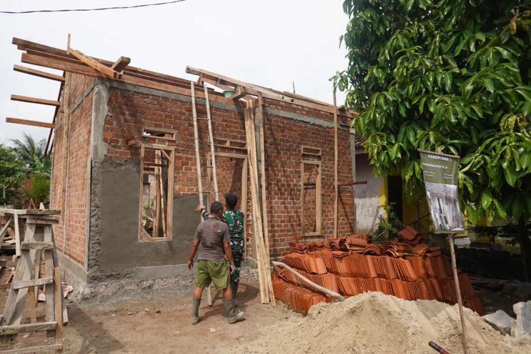 Membangun Harapan Melalui Rehabilitasi RTLH, TMMD Ke-127 Kodim 0421/LS di Pesawaran