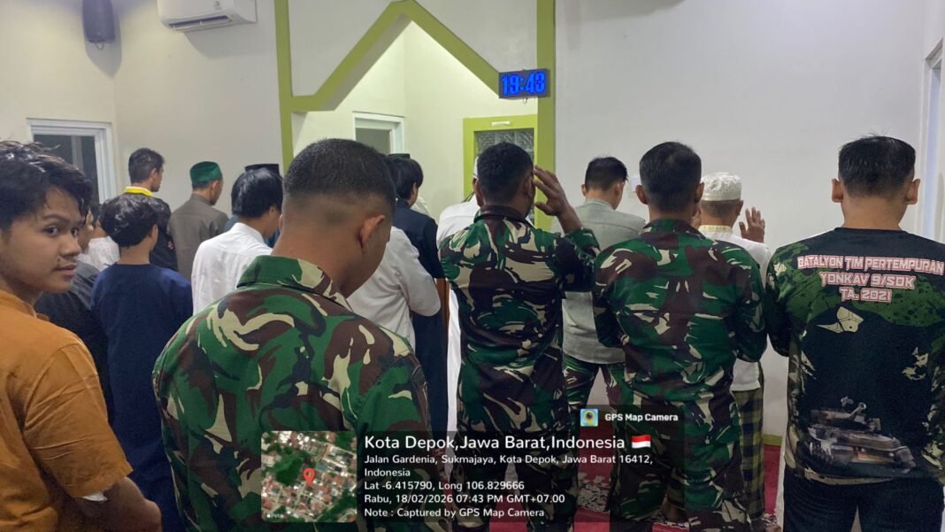 Satgas TMMD Mempererat Hubungan Melalui Ibadah Tarawih Bersama