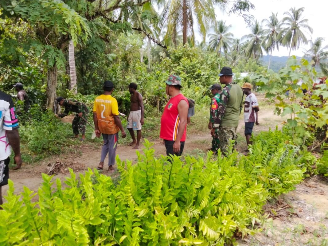 Kodim 1804/Kaimana Galang Kebersamaan Melalui Aksi Bersih di Kampung Sisir 3