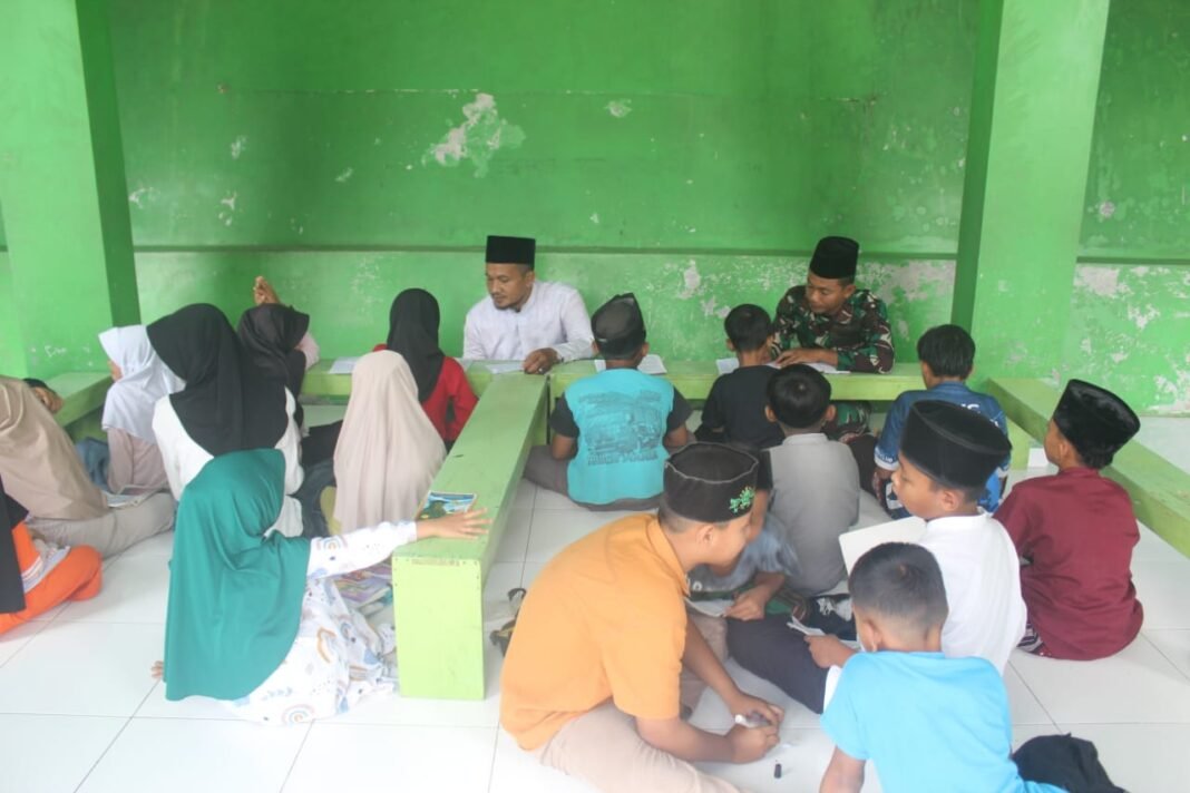 Kehadiran Prajurit TMMD 127 Kodim 0709/Kebumen dalam Pengajaran Mengaji Jelang Ramadhan