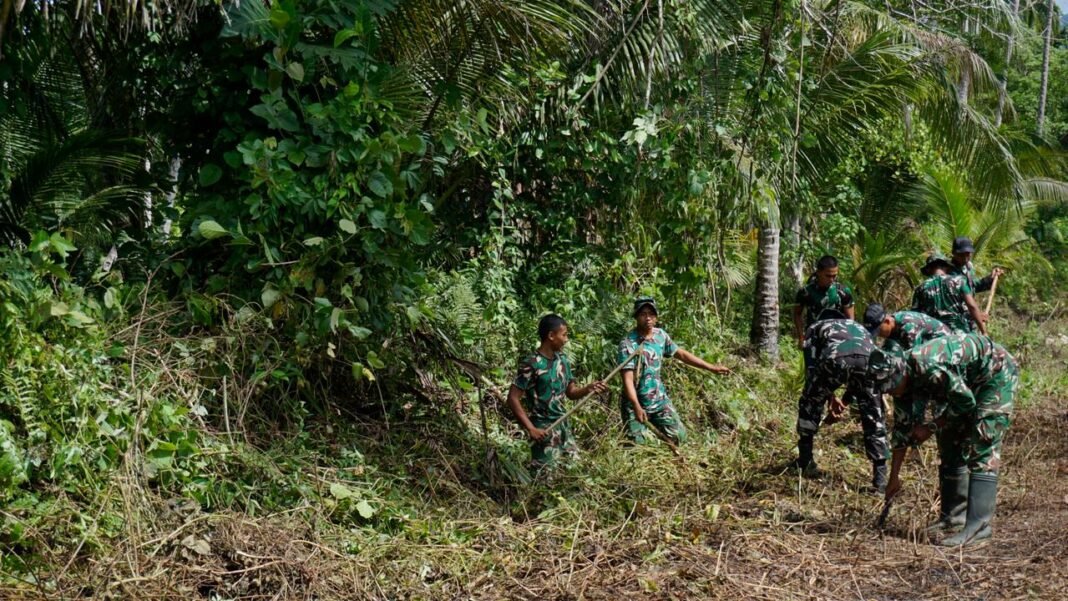 Kodim 1804/Kaimana Akselerasi Pembukaan Jalan di Marsi, Progres TMMD 127 Mencapai 75 Persen