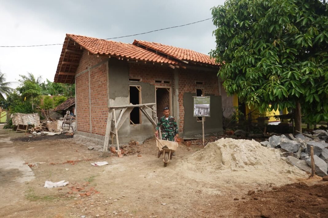 TMMD ke-127: Penyelesaian Rumah Layak Huni bagi Bapak Suhono di Desa Tanjung Rejo