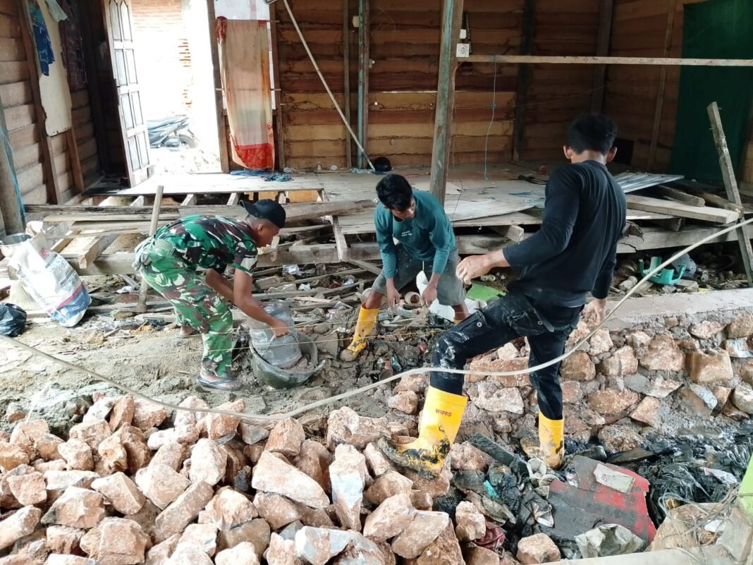 Kolaborasi Satgas TMMD 127 dan Masyarakat Percepat Renovasi RTLH di Kendari